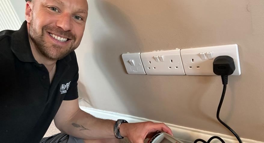 Testing and inspection electrician in Drayton